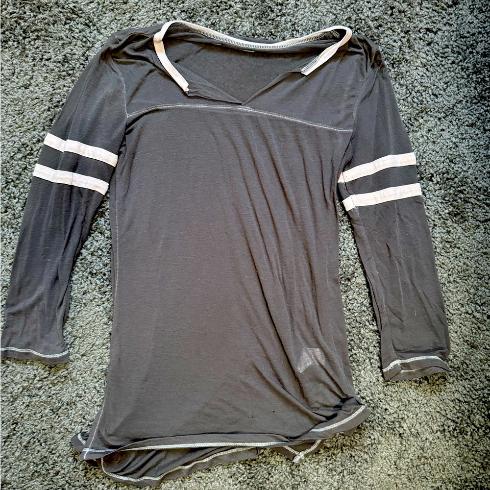 Maurice’s gray shirt